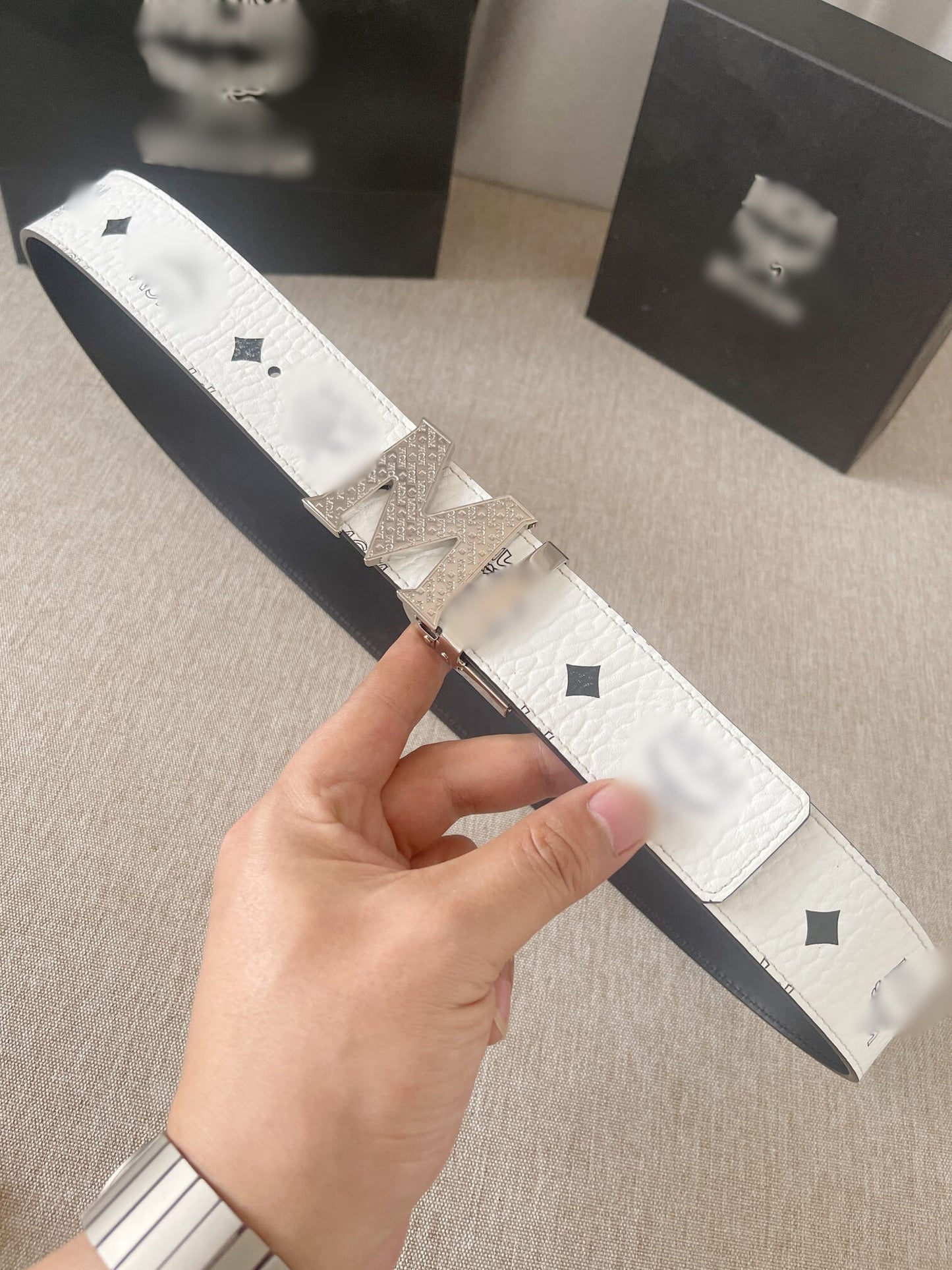 M Silver Buck White